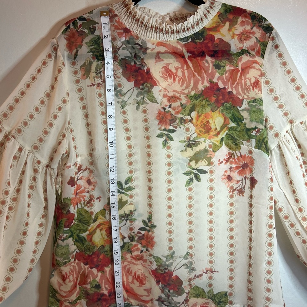 Chicwish Floral‎ Puff Sleeve Blouse in Cream and Red - Picture 3 of 8